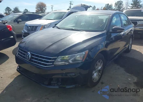 2018 Volkswagen Passat 2.0T R-Line/2.0T S z USA, uszkodzony, nr VIN 1VWAA7A30JC014982